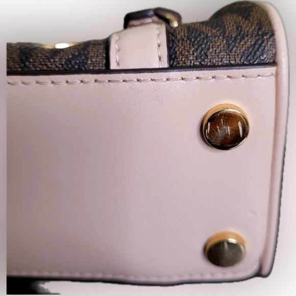 EUC Michael Kors Bedford Legacy Mini - Picture 6 of 10